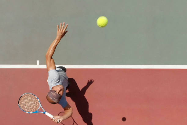 Quand faut-il envisager une rénovation court de tennis ?