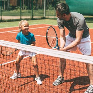Quels poteaux et quel filet choisir pour une Construction court de tennis en gazon synthétique à Saint Raphaël ?